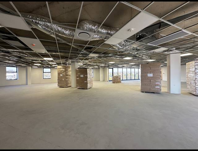 512M² OFFICE TO LET IN GLENADRIENNE